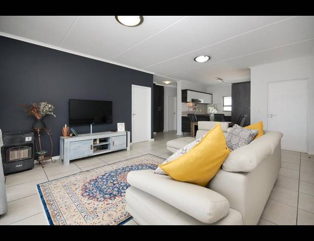 2 BEDROOM APARTMENT FOR SALE IN GREENSTONE HILL